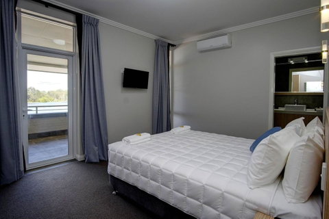 Lakes And Ocean Hotel Forster - Accommodation in Brisbane 12
