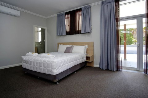Lakes And Ocean Hotel Forster - Accommodation in Brisbane 19