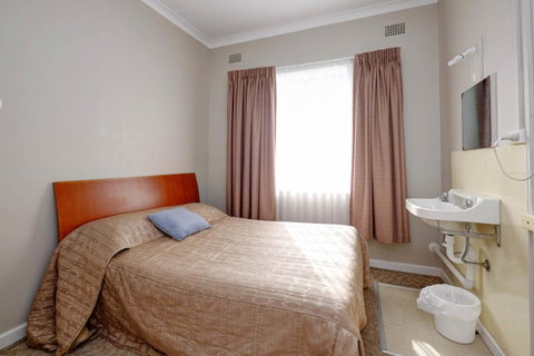 Lakes And Ocean Hotel Forster - Accommodation in Brisbane 9