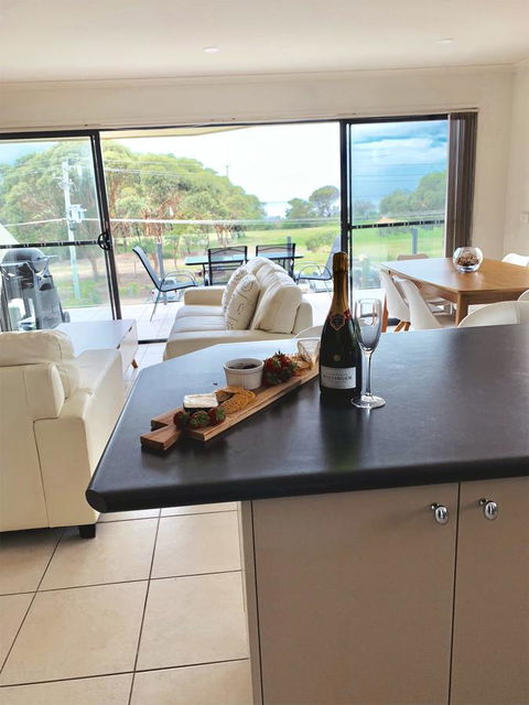 Seachange 3 - Accommodation in Brisbane 3