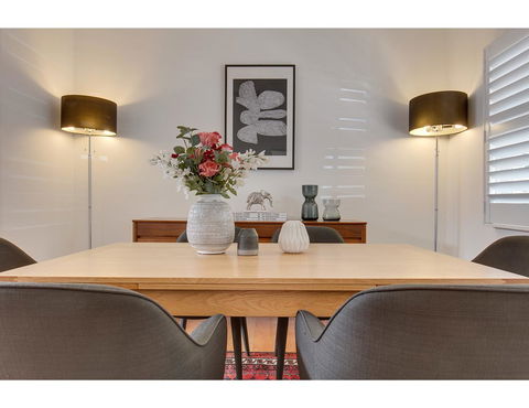 Spacious Cottage With Views, 10 Mins From The City - Accommodation in Brisbane 16