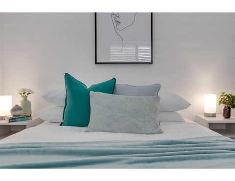 Spacious Cottage With Views, 10 Mins From The City - Accommodation in Brisbane 13