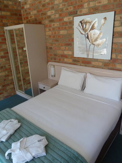 Mollymook Surfbeach Motel & Apartments - Accommodation in Brisbane 12