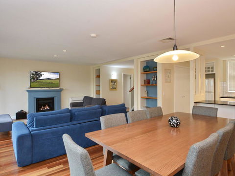 Villa De Saran Located Within Cypress Lakes - Accommodation in Brisbane 12