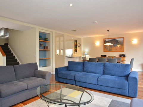 Villa De Saran Located Within Cypress Lakes - Accommodation in Brisbane 11