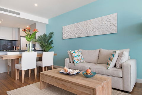 Arena Luxury Beachfront Apartment - Accommodation in Brisbane 34