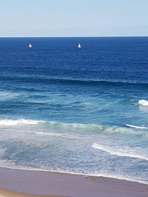 Arena Luxury Beachfront Apartment - Accommodation in Brisbane 21