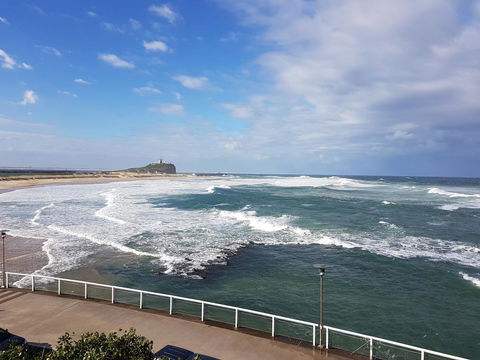 Arena Luxury Beachfront Apartment - Accommodation in Brisbane 40