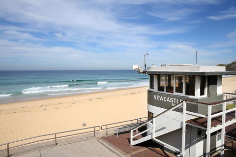 Arena Luxury Beachfront Apartment - Accommodation in Brisbane 31