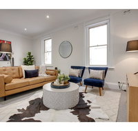 Large stylish and quiet penthouse steps from surf - Accommodation in Brisbane