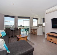 Gorgeous Coogee Views 2 beds WT21 - Accommodation in Brisbane