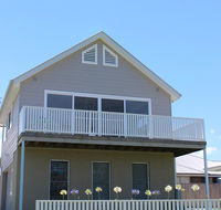 Red Waratah - Accommodation in Brisbane