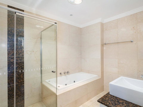 Regatta 13 - Accommodation in Brisbane 6