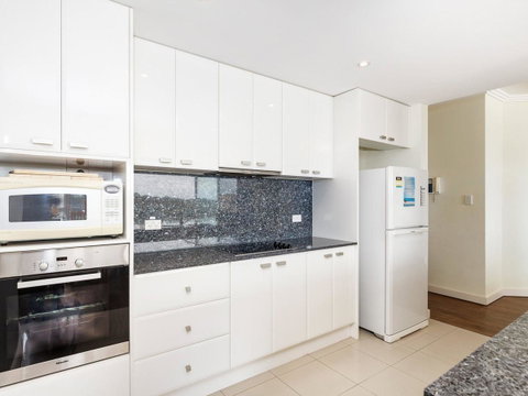 Regatta 13 - Accommodation in Brisbane 3