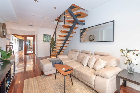 2 Bed House + Loft In Pyrmont - Accommodation in Brisbane 19