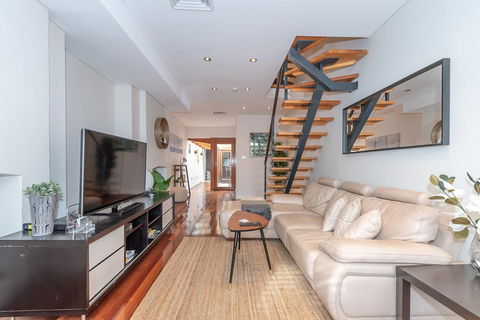 2 Bed House + Loft In Pyrmont - Accommodation in Brisbane 0