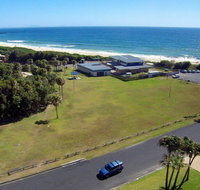 2 Cliff Road - Accommodation in Brisbane