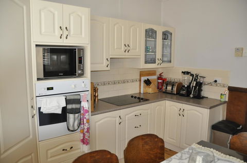 Caledonia Cottage - Accommodation in Brisbane 14