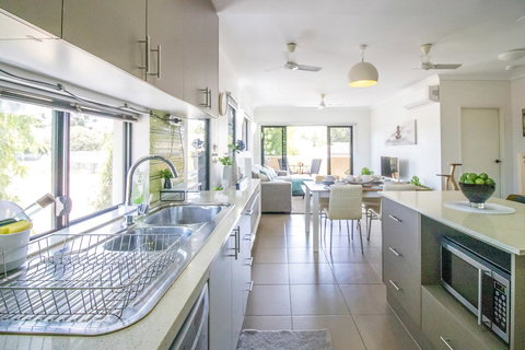 ZEN QUEST - The NOMADS PAD Near Nightcliff Markets & Sunset Foreshore - Accommodation in Brisbane 25