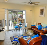 Rock Wallaby - Accommodation in Brisbane