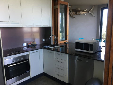 Lennox Holiday Apartments - Accommodation in Brisbane 12