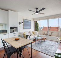 Boutique Apartment with Fantastic Harbour Views - Accommodation in Brisbane