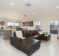 BOUTIQUE STAYS - Carinya - Accommodation in Brisbane