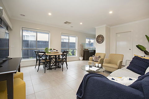 BOUTIQUE STAYS - Gumflower - Accommodation in Brisbane 0