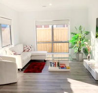 Brand New Home 10 mins to Beach Torquay Geelong Deakin Hospitals - Accommodation in Brisbane