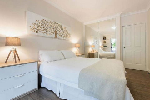 Bright Comfy Bondi Home - Accommodation in Brisbane 2