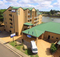 Burnett Riverside Hotel