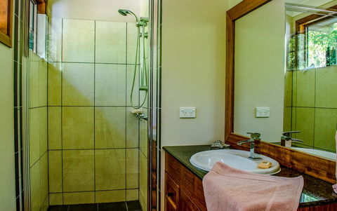 Cairns Homestead: A Peaceful Getaway - Accommodation in Brisbane 0