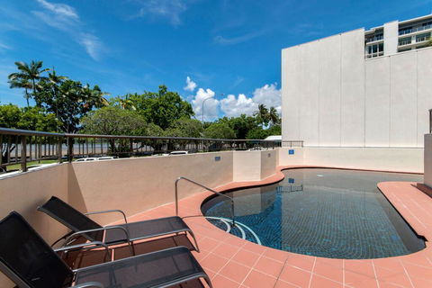Cairns Ocean View Apartment In Aquarius - Accommodation in Brisbane 2