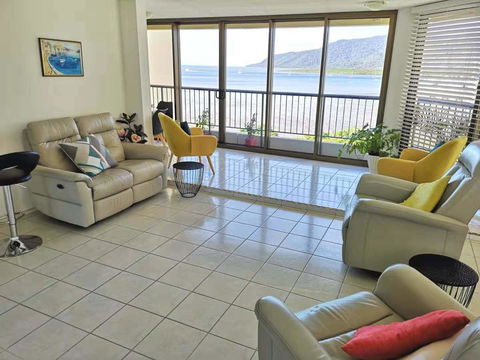 Cairns Ocean View Apartment In Aquarius - Accommodation in Brisbane 0