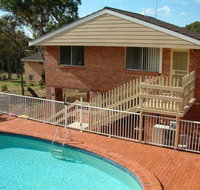 Canberra Cres 2E Burrill Lake Upstairs Apartment - Accommodation in Brisbane