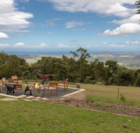 Captain's Lookout - elevated ocean views rural stay - Accommodation in Brisbane