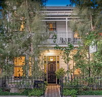 Captains Retreat Apartments and Cottages - Accommodation in Brisbane