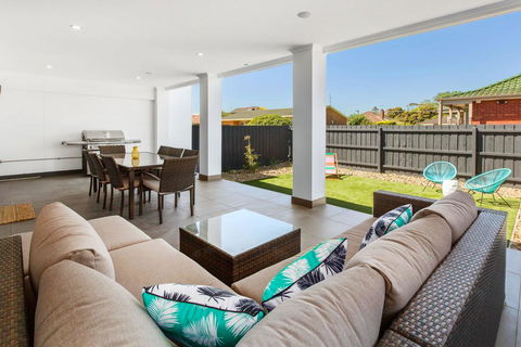 CASABLANCA - DROMANA - Accommodation in Brisbane 3