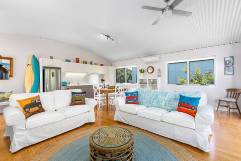 CASUARINA BEACH SHACKS 10 - Accommodation in Brisbane 0