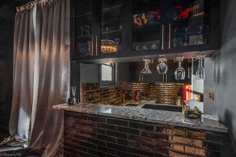 Celestial Suite - Accommodation in Brisbane 1