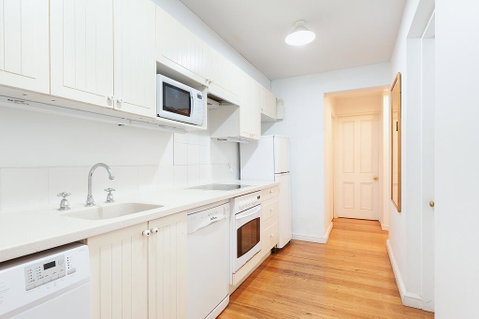 Charming Centrally Located 2 Bedroom Accommodation - Accommodation in Brisbane 2
