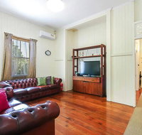 Charming Characterful Rustic-style Home Near The Gabba - Accommodation in Brisbane
