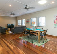 Charming Home By The Sea - Accommodation in Brisbane