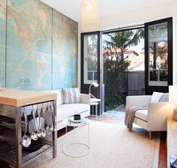 Charming Townhouse Just Steps From the Beach - Accommodation in Brisbane
