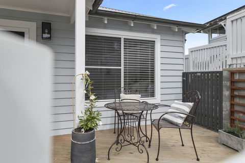 Claras Cottage - Accommodation in Brisbane 2