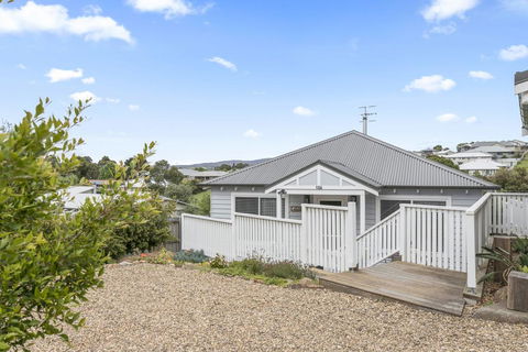 Claras Cottage - Accommodation in Brisbane 0