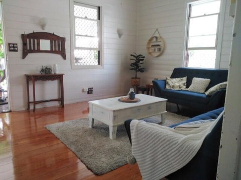 Classic Q'slander, Huge Deck, Pool, Cowboy Stadium - Accommodation in Brisbane 2
