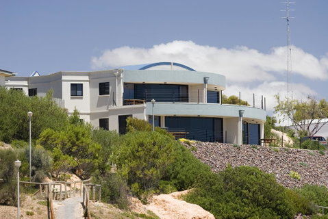 Cliff House Beachfront Villas - Accommodation in Brisbane 2