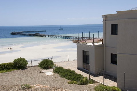 Cliff House Beachfront Villas - Accommodation in Brisbane 0