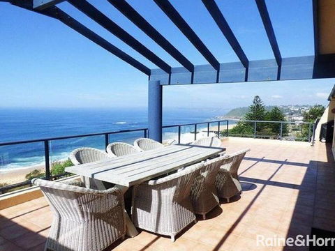 Cliff View - 62 Forresters Beach Road - Accommodation in Brisbane 0
